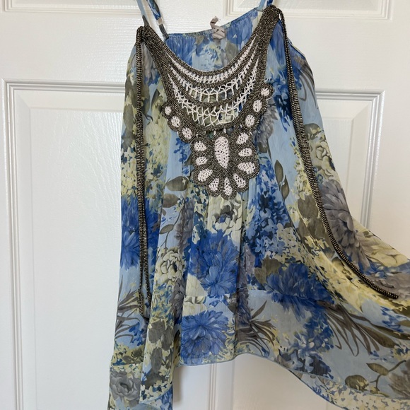 Flower Front Embroidered Cami Top Uneven Hem size S - Picture 2 of 10